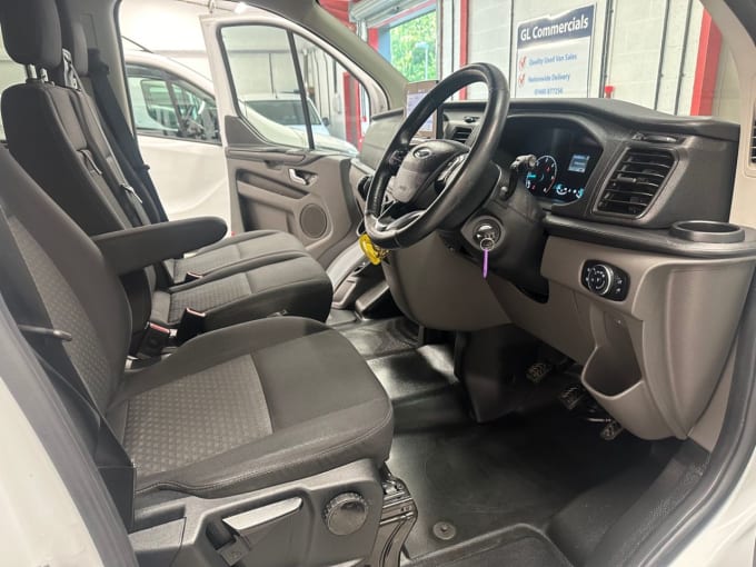 2025 Ford Transit Custom