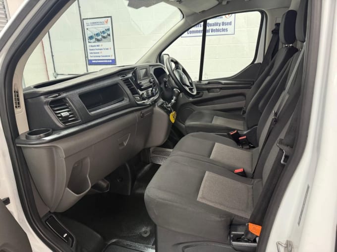 2025 Ford Transit Custom