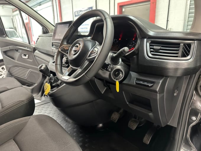 2025 Nissan Primastar