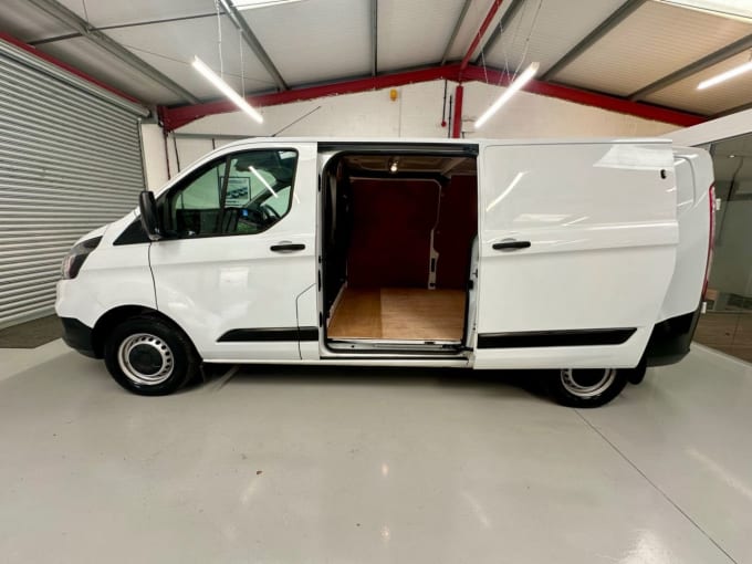 2025 Ford Transit Custom