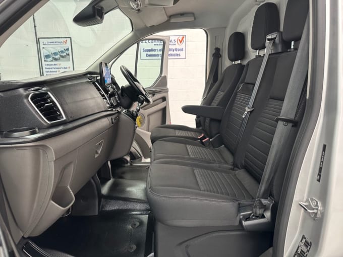 2025 Ford Transit Custom