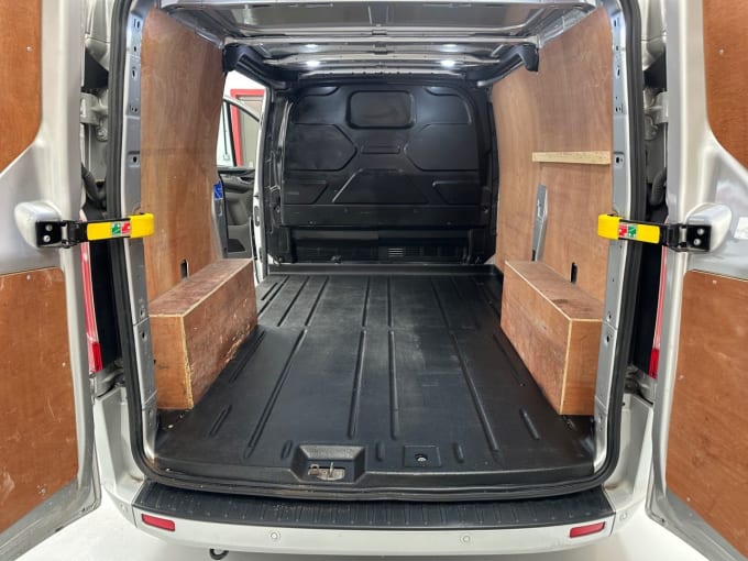 2025 Ford Transit Custom