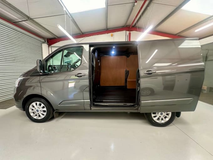2025 Ford Transit Custom