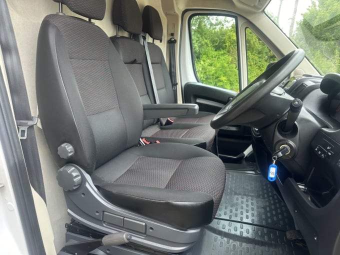 2025 Peugeot Boxer