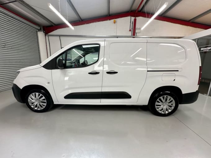 2025 Peugeot Partner