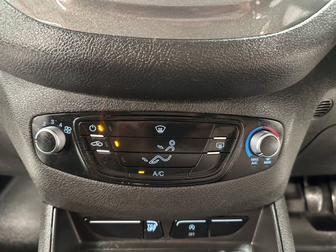 2025 Ford Transit Courier
