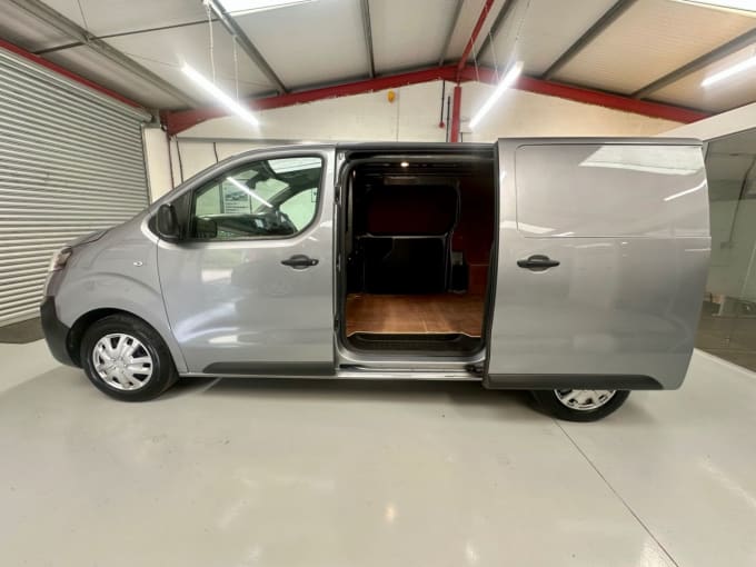 2025 Vauxhall Vivaro