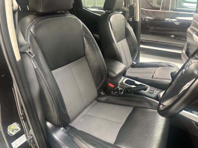 2025 Nissan Navara