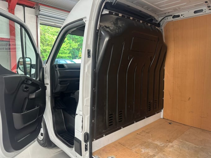 2021 Renault Master