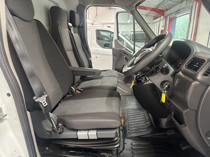 2021 Renault Master