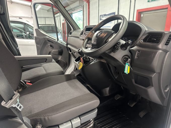 2021 Renault Master