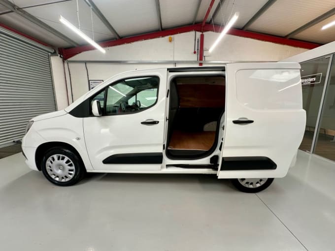 2025 Vauxhall Combo