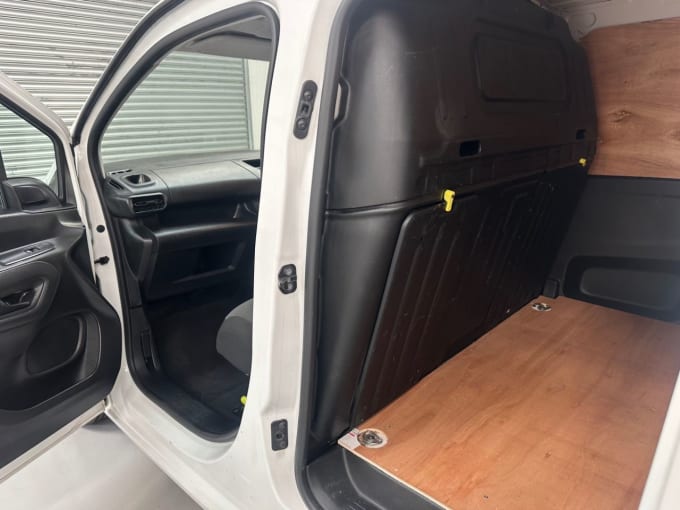 2025 Vauxhall Combo