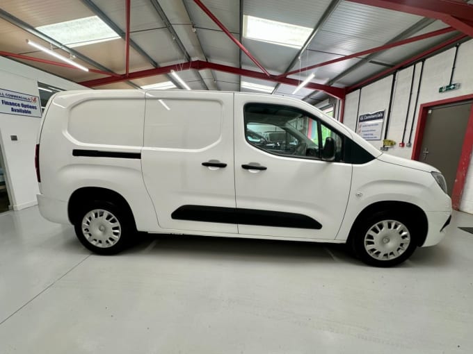 2025 Vauxhall Combo