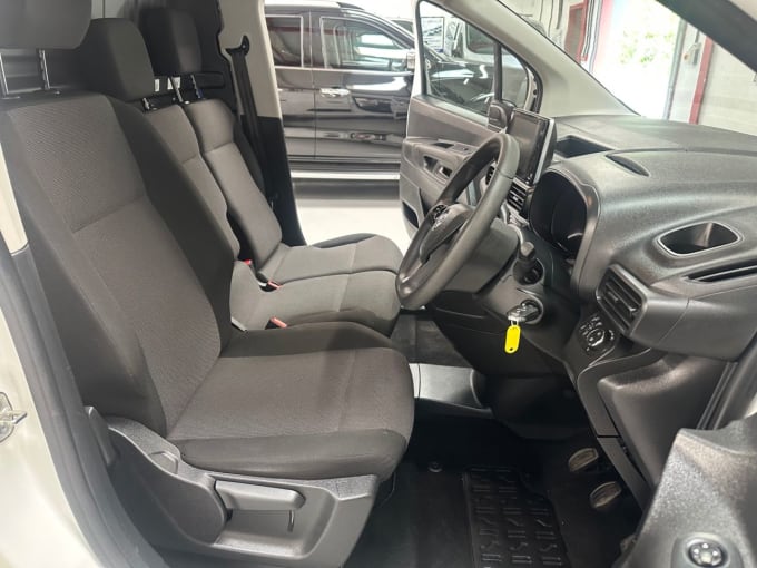 2025 Vauxhall Combo