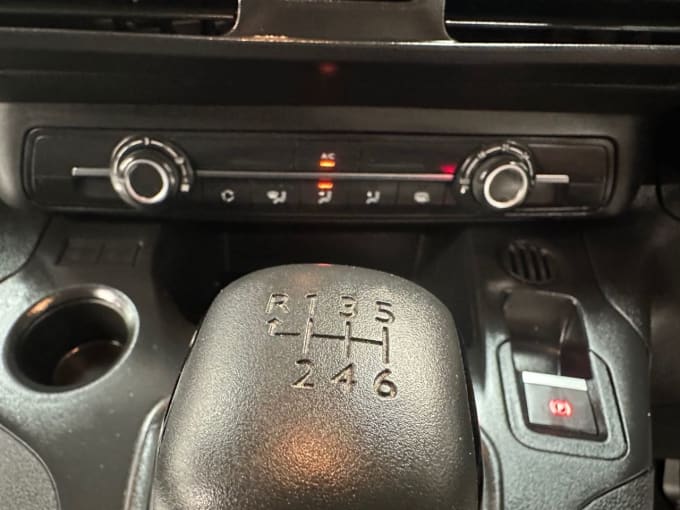 2025 Vauxhall Combo