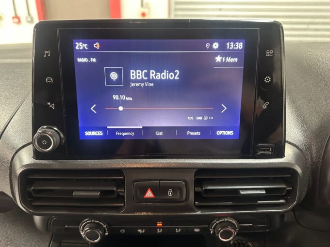 2025 Vauxhall Combo