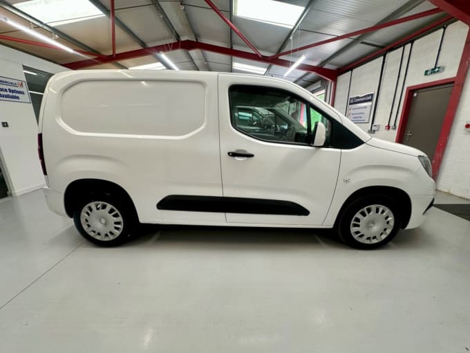 2025 Vauxhall Combo