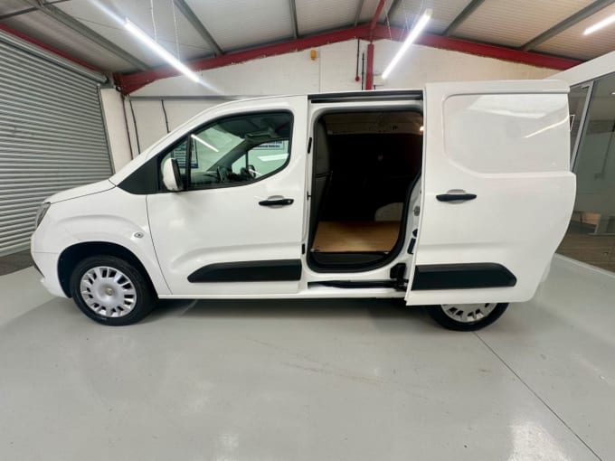 2025 Vauxhall Combo