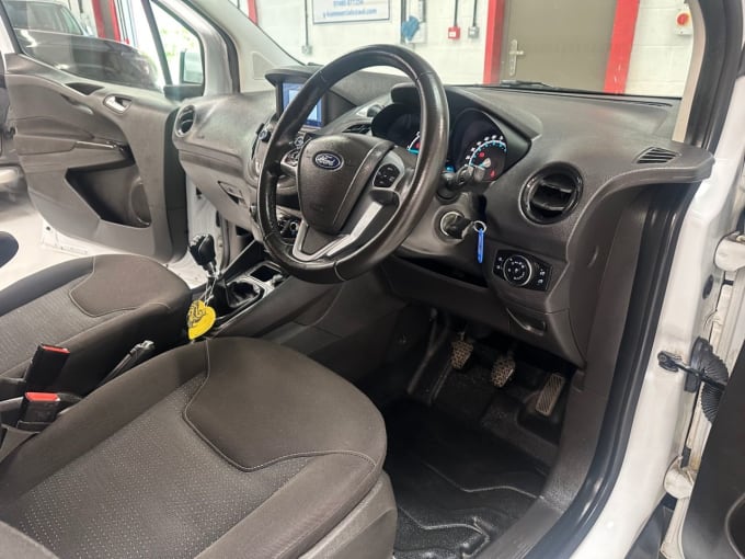 2025 Ford Transit Courier