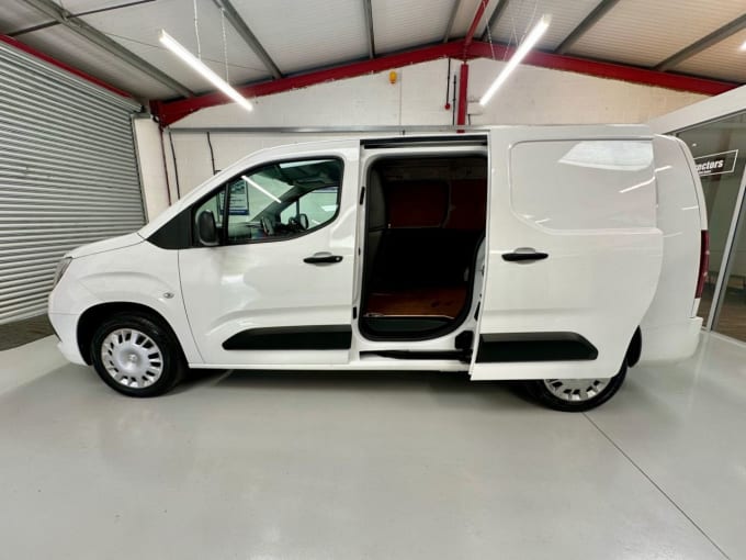2025 Vauxhall Combo