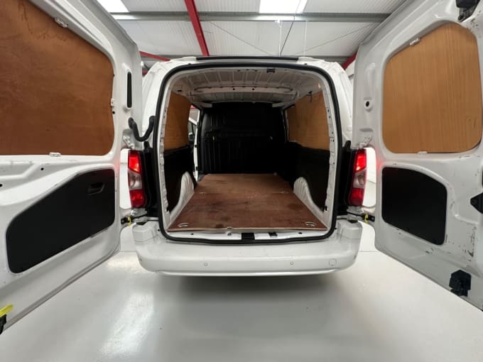 2025 Vauxhall Combo