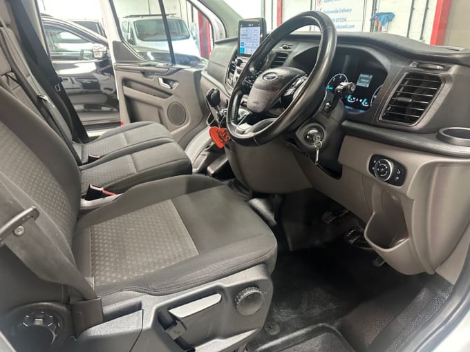2025 Ford Transit Custom