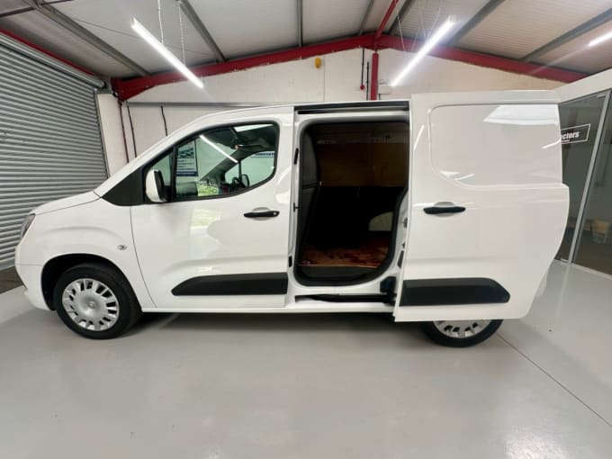 2025 Vauxhall Combo