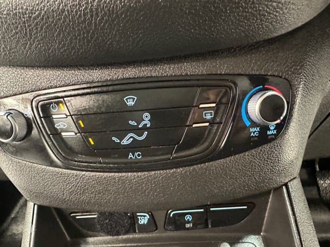 2025 Ford Transit Courier