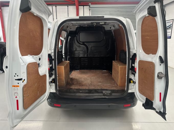 2025 Ford Transit Courier