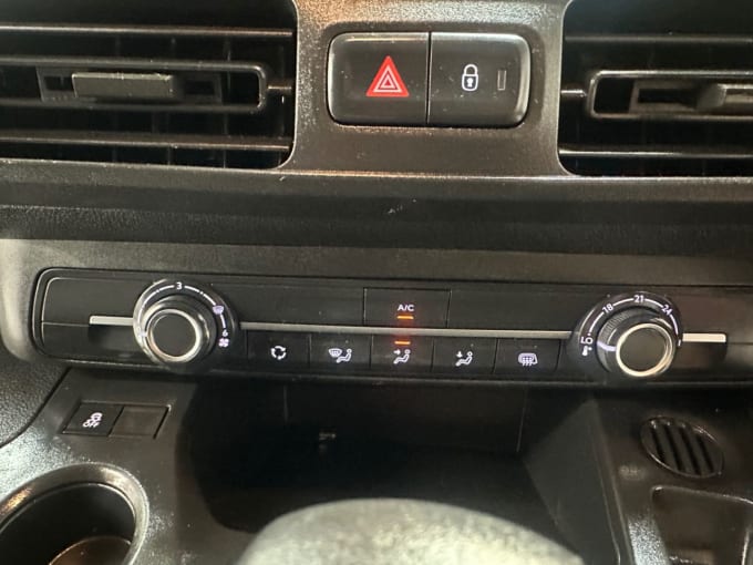2025 Vauxhall Combo