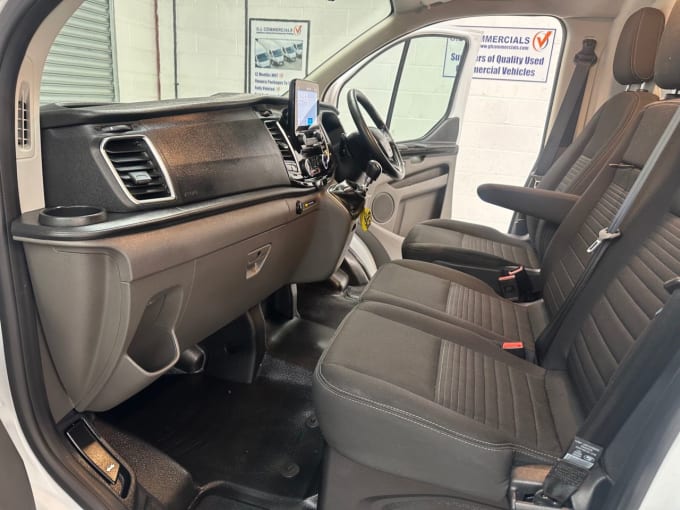 2025 Ford Transit Custom