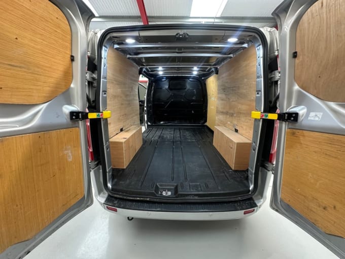 2025 Ford Transit Custom