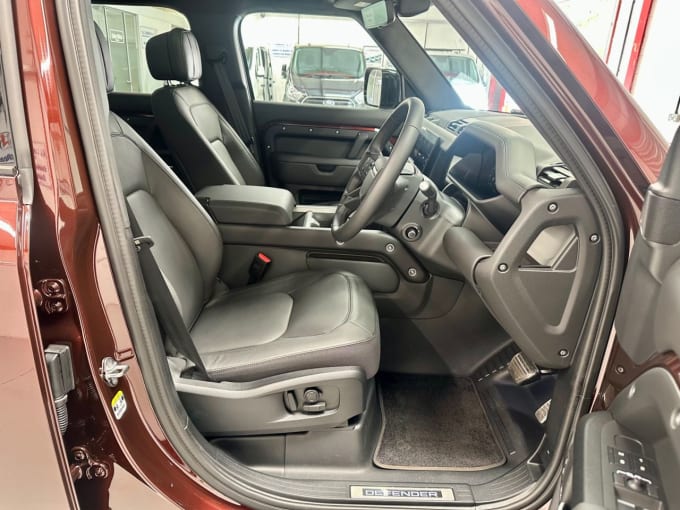 2025 Land Rover Defender