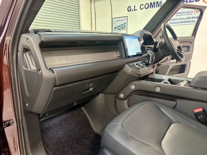 2025 Land Rover Defender
