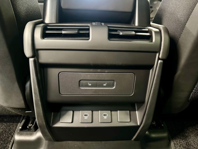 2025 Land Rover Defender