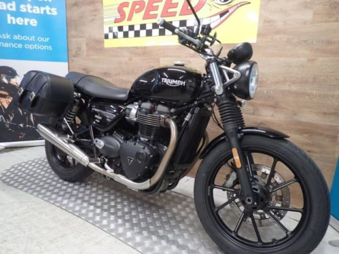 2025 Triumph Bonneville Street Twin