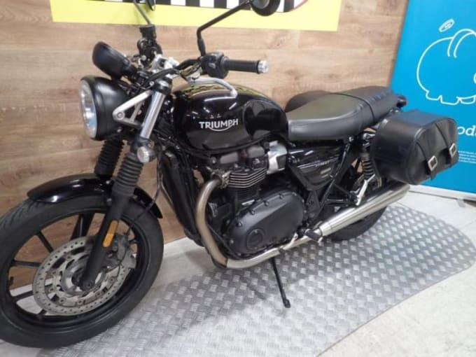 2025 Triumph Bonneville Street Twin