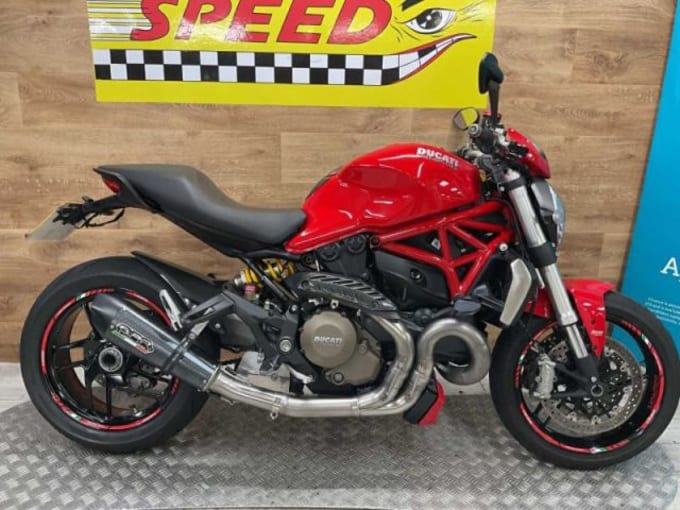 2014 Ducati M1200