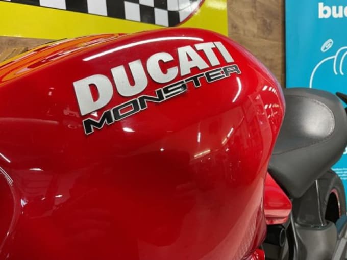 2014 Ducati M1200