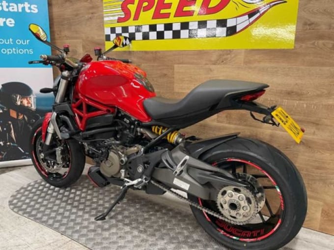2014 Ducati M1200