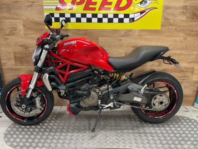 2014 Ducati M1200