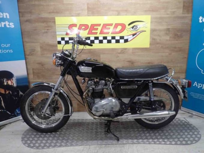 2025 Triumph Bonneville