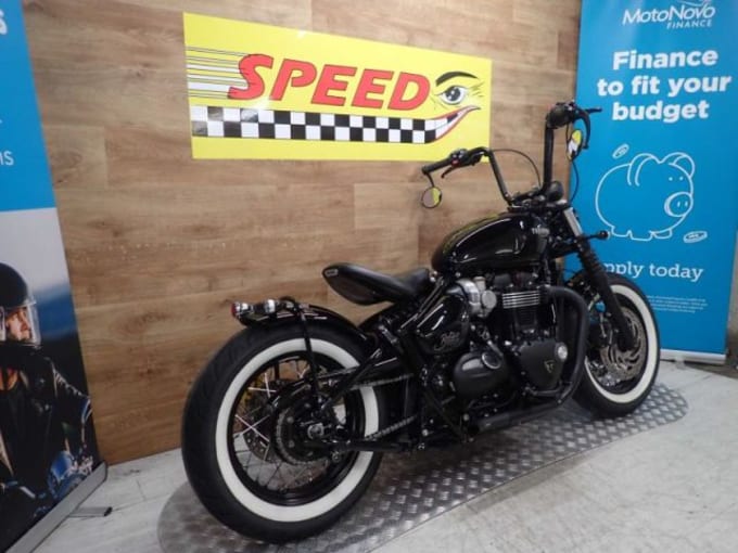 2025 Triumph Bonneville Bobber Black