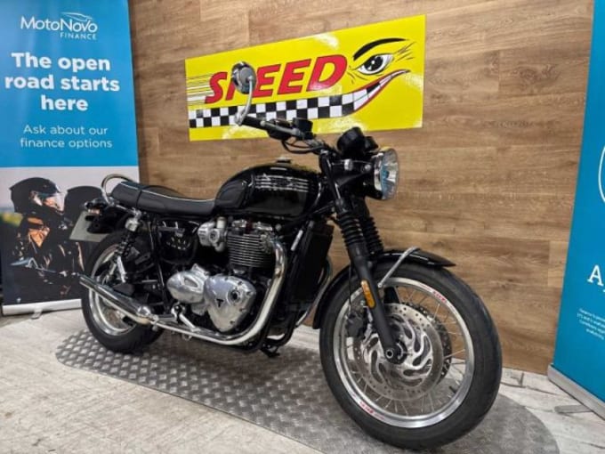 2025 Triumph Bonneville T120