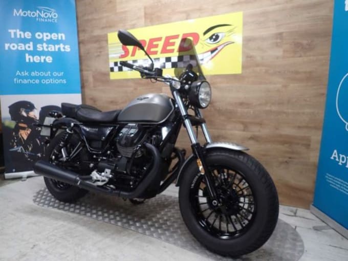 2025 Moto Guzzi V9 Bobber