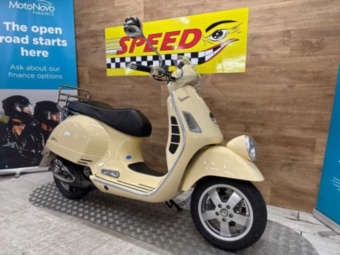 2025 Piaggio Vespa Gtv 125