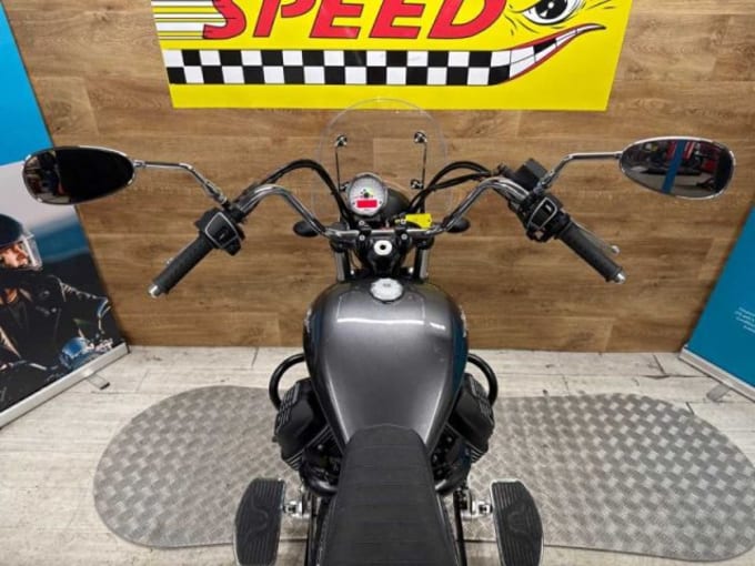 2025 Moto Guzzi V9 Roamer