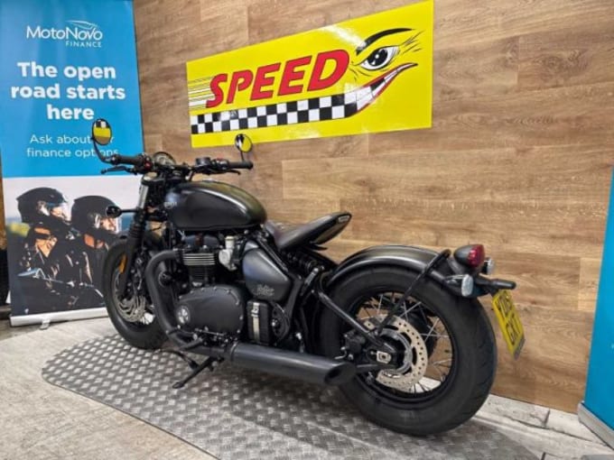 2025 Triumph Bonneville Bobber Black