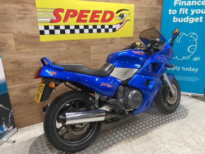 2025 Triumph Sprint 885